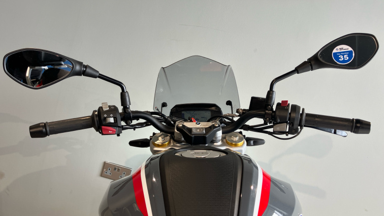 BMW G310 R 